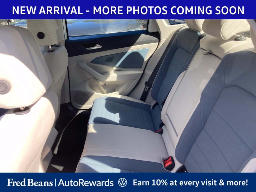 Used 2025 Volkswagen Jetta SE w/ Sunroof Package FWD image 11