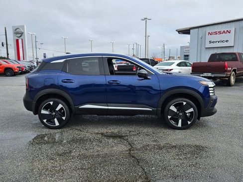New 2026 Nissan Kicks SR FWD image 13