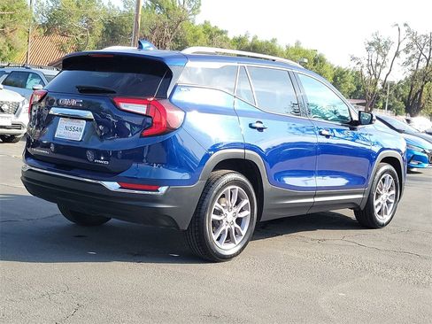 Used 2023 GMC Terrain SLT image 35