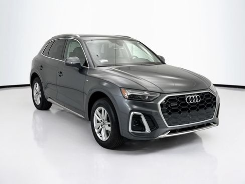 Used 2023 Audi Q5 2.0T Premium w/ Convenience Package AWD/4WD image 3