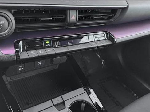 Used 2026 Toyota Prius Plug-In Hybrid FWD image 15