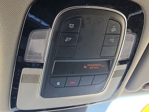 Used 2021 Hyundai Santa Fe SEL w/ Convenience Package FWD image 15