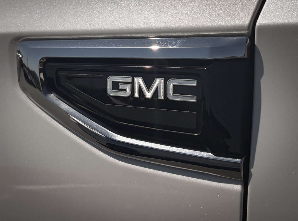 Used 2023 GMC Yukon XL SLT w/ SLT Premium Package AWD/4WD image 23