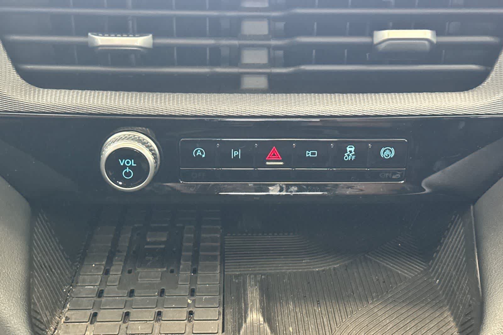 Used 2025 Ford Explorer ST AWD/4WD image 24