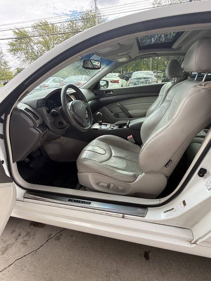 Used 2010 INFINITI G37 Journey w/ Premium Pkg RWD image 11