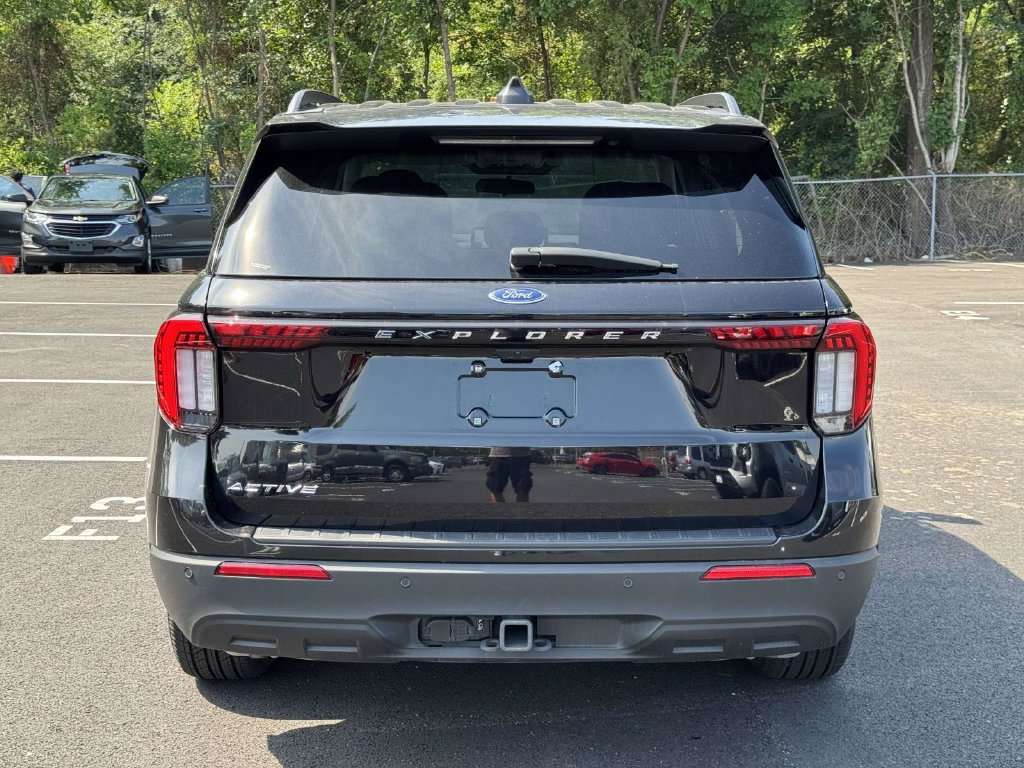Used 2025 Ford Explorer Active RWD image 22