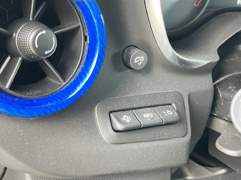 Used 2019 Chevrolet Camaro ZL1 RWD image 10