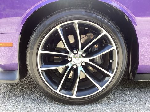 Used 2016 Dodge Challenger R/T Scat Pack w/ Leather Interior Group RWD image 21