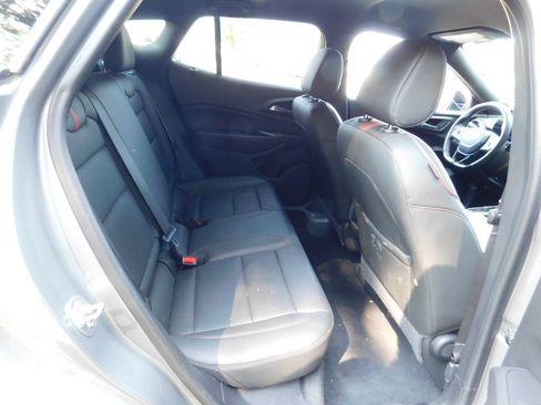 Used 2025 Chevrolet Trax RS w/ Driver Confidence Package FWD image 5