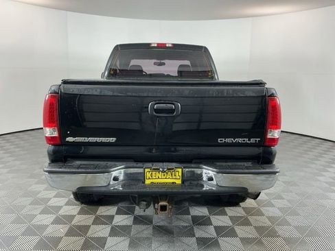 Used 2005 Chevrolet Silverado 2500 LS image 5