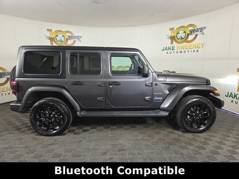 Used 2022 Jeep Wrangler Unlimited Sahara w/ Cold Weather Group AWD/4WD image 11