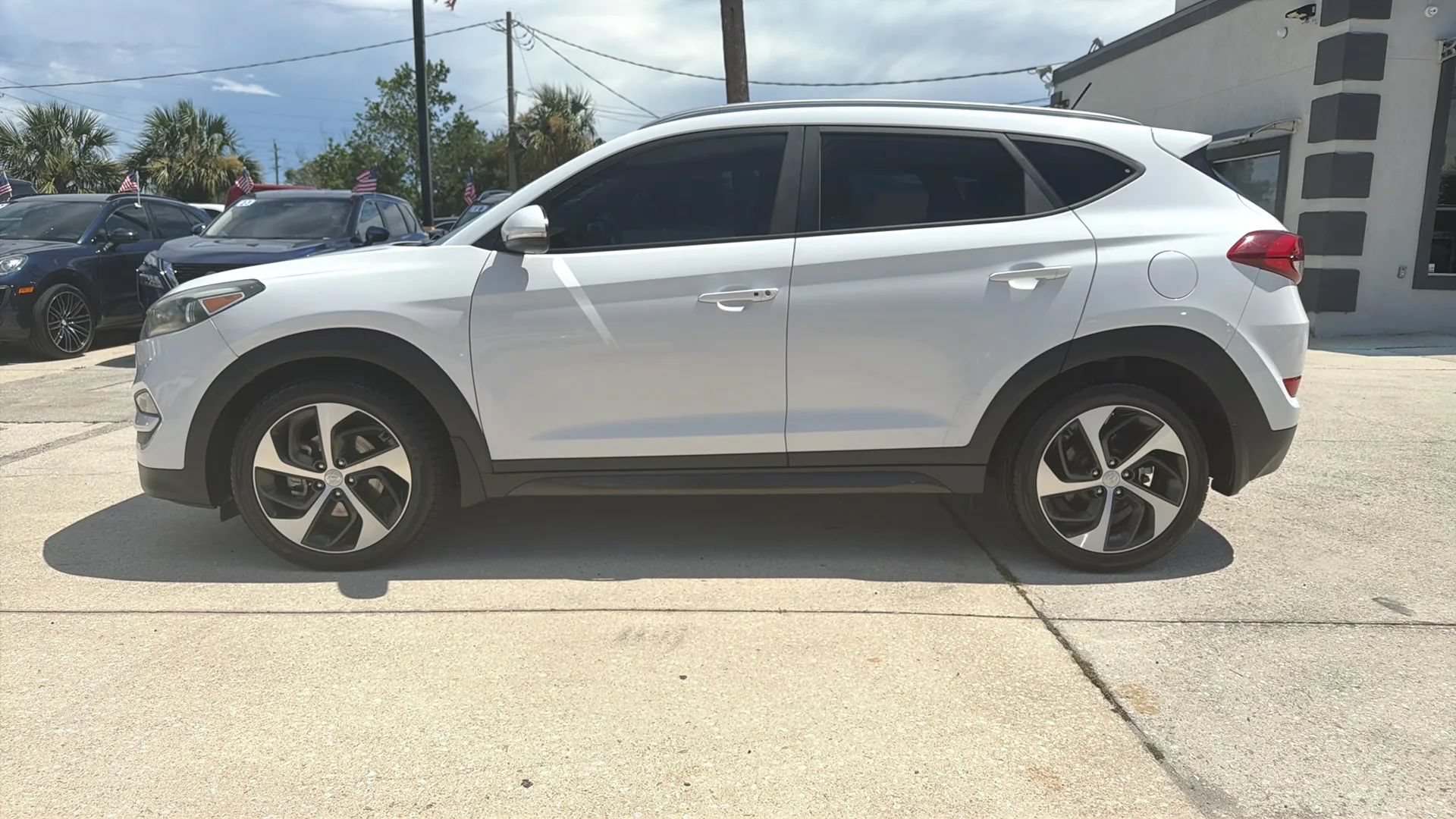 Used 2016 Hyundai Tucson Sport FWD image 2