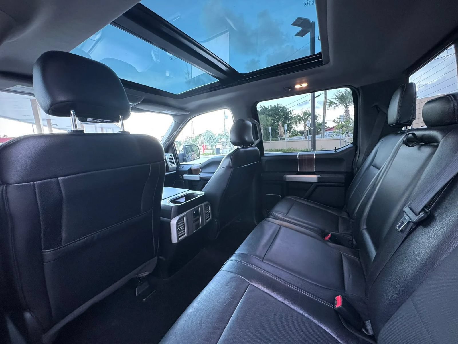 Used 2015 Ford F150 Lariat w/ Equipment Group 502A Luxury AWD/4WD image 21
