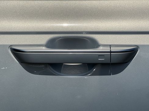 New 2026 Kia Carnival SX w/ SX Dark Edition Package FWD image 16