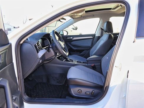 New 2026 Volkswagen Jetta SE image 11