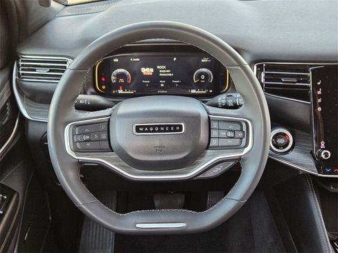 Used 2023 Jeep Wagoneer L Series II image 21