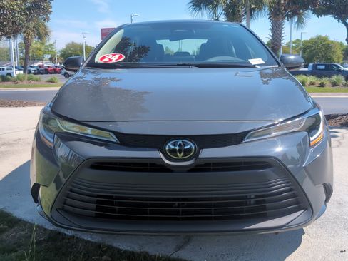 Certified 2024 Toyota Corolla LE FWD image 3