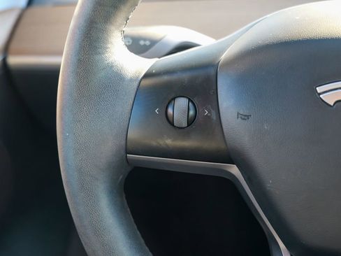 Used 2023 Tesla Model 3 Standard Range image 38