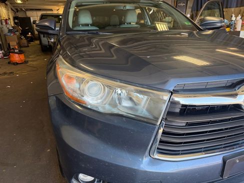 Used 2015 Toyota Highlander Limited AWD/4WD image 28