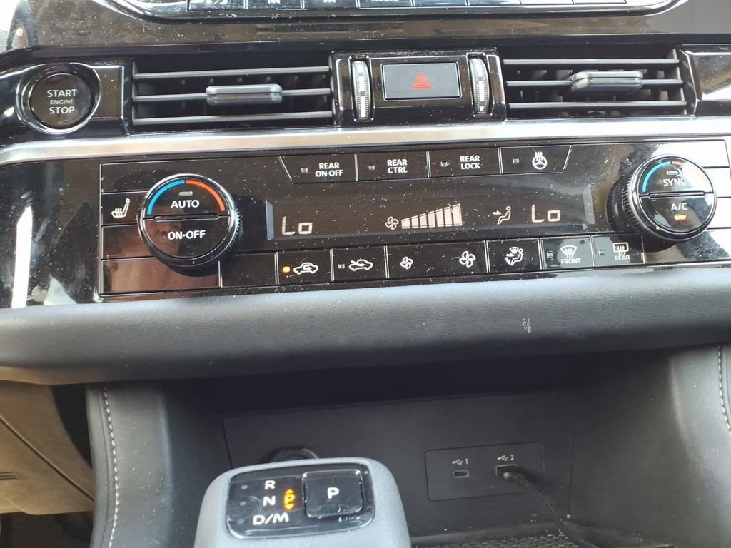 Used 2025 Nissan Pathfinder SL AWD/4WD image 22