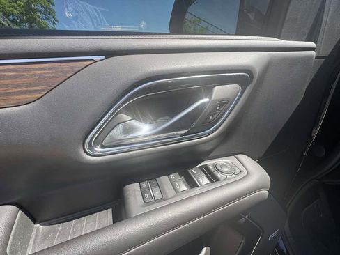 Used 2023 Chevrolet Suburban High Country AWD/4WD image 15