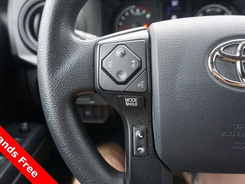 Used 2019 Toyota Tacoma SR AWD/4WD image 4