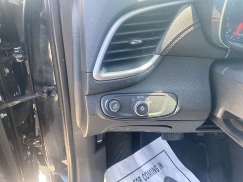 Used 2020 Chevrolet Trax LT image 19