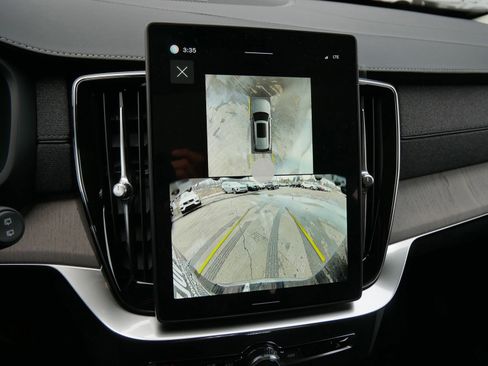 New 2026 Volvo XC90 T8 Ultra w/ Protection Package Premier image 10