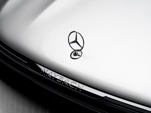 Used 2024 Mercedes-Benz Maybach EQS 680 4MATIC image 12