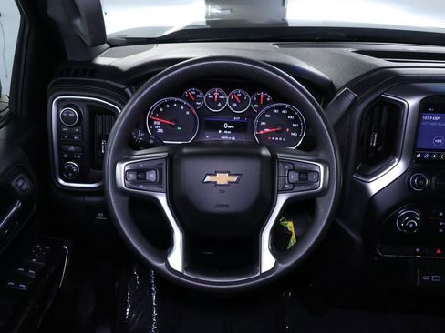 Used 2020 Chevrolet Silverado 1500 LT image 16