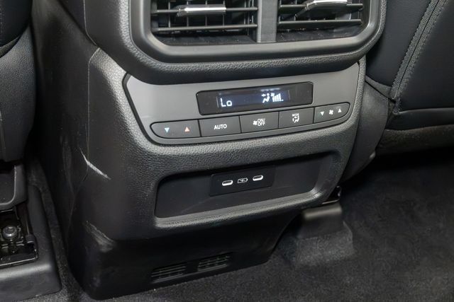 Used 2025 Honda Pilot Touring image 28