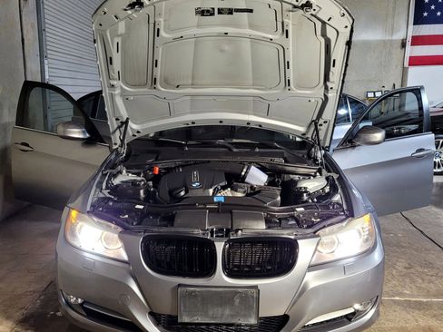 Used 2011 BMW 335i xDrive Sedan image 12