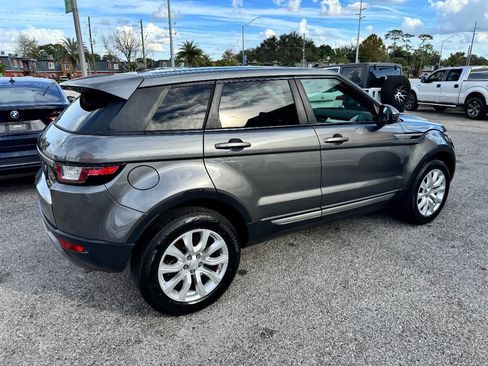 Used 2016 Land Rover Range Rover Evoque SE image 6
