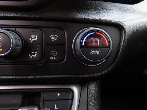 Used 2022 GMC Terrain SLT w/ Tech Package image 32