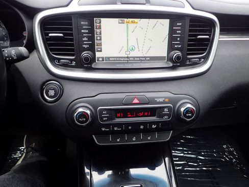 Used 2019 Kia Sorento EX w/ EX Touring Package image 22