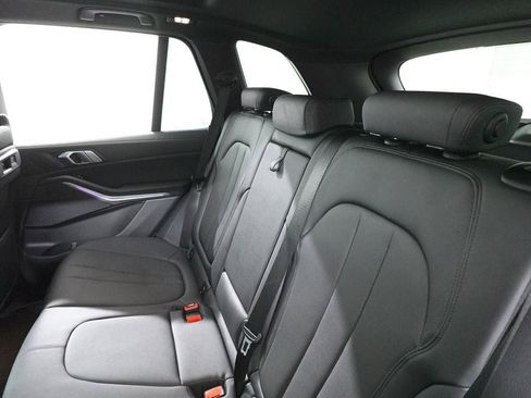 Used 2022 BMW X5 xDrive40i w/ Parking Assistance Package image 27