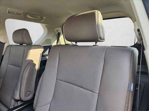 Used 2023 Lexus GX 460 Luxury image 22