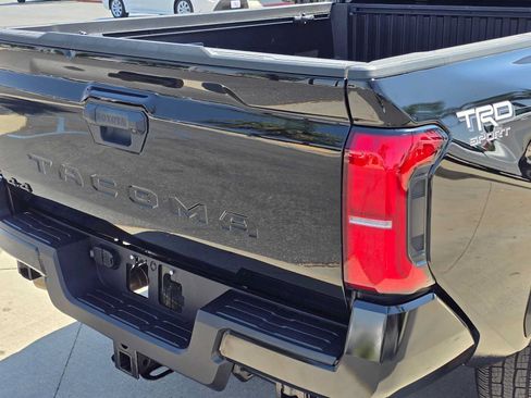 Certified 2025 Toyota Tacoma TRD Sport AWD/4WD image 13