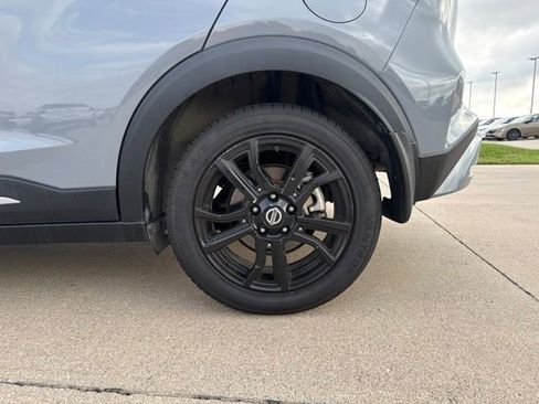 Used 2021 Nissan Kicks SR FWD image 11