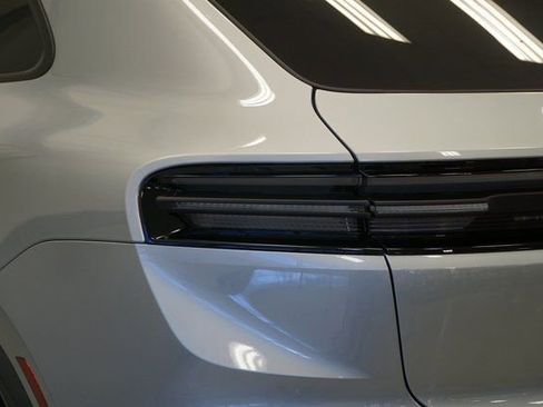 New 2026 Porsche Macan 4 Electric image 6