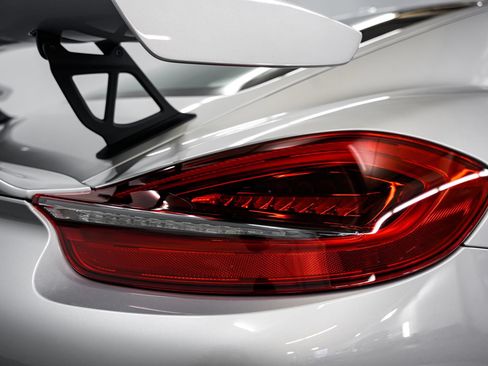 Used 2016 Porsche Cayman GT4 RWD image 32