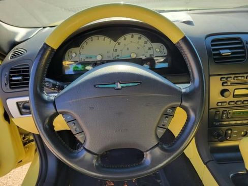 Used 2002 Ford Thunderbird image 12