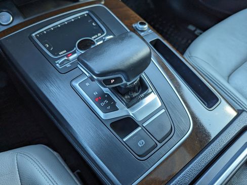 Used 2018 Audi Q5 2.0T Premium Plus w/ Premium Plus Package image 26