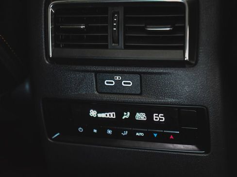 Used 2024 MAZDA CX-90 Plug-In Hybrid w/ Preferred AWD/4WD image 38