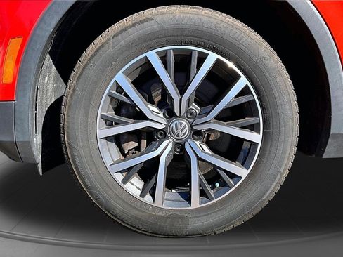 Used 2019 Volkswagen Tiguan SE image 34