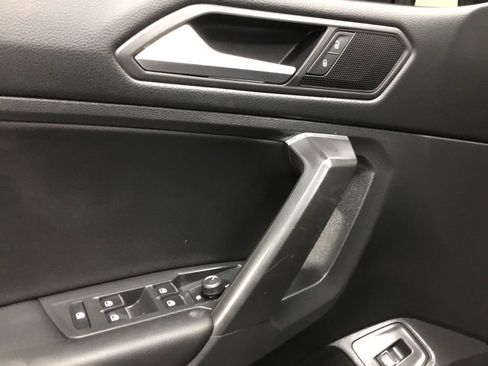 Used 2021 Volkswagen Tiguan SEL image 6