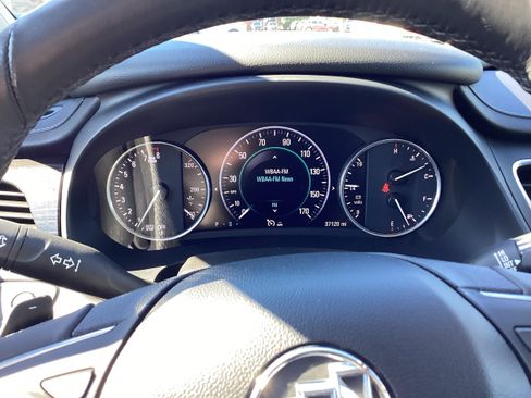 Used 2019 Buick LaCrosse Premium FWD image 16