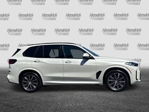 Used 2026 BMW X5 xDrive40i w/ M Sport Package AWD/4WD image 3