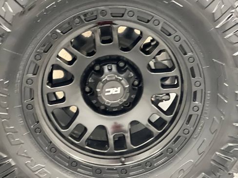 Used 2025 Ford Expedition Tremor AWD/4WD image 82