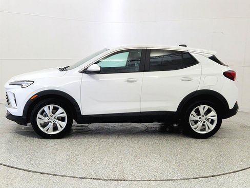 Used 2025 Buick Encore GX Preferred FWD image 4